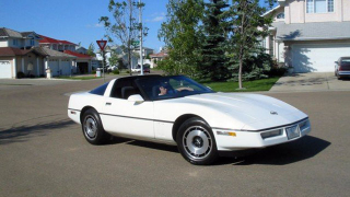 Illustration for article titled Daily-Driving A C4 Corvette May Involve Girlfriends Flashing Truckers